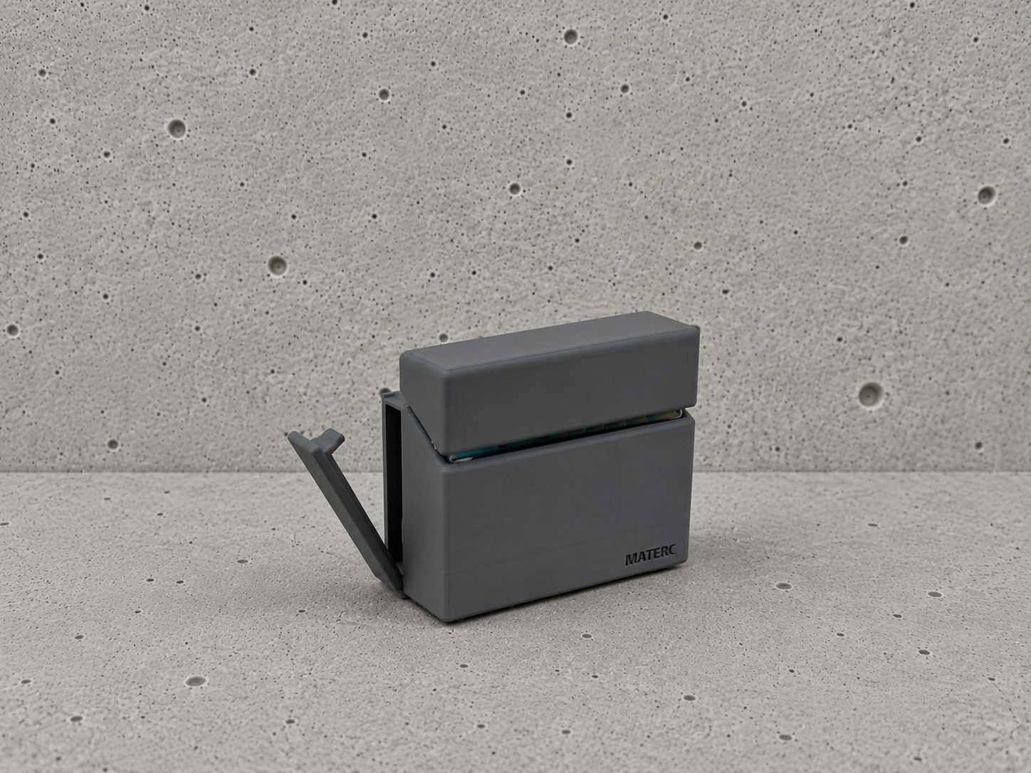 MATERC cover Terea con vano raccolta sigarette usate