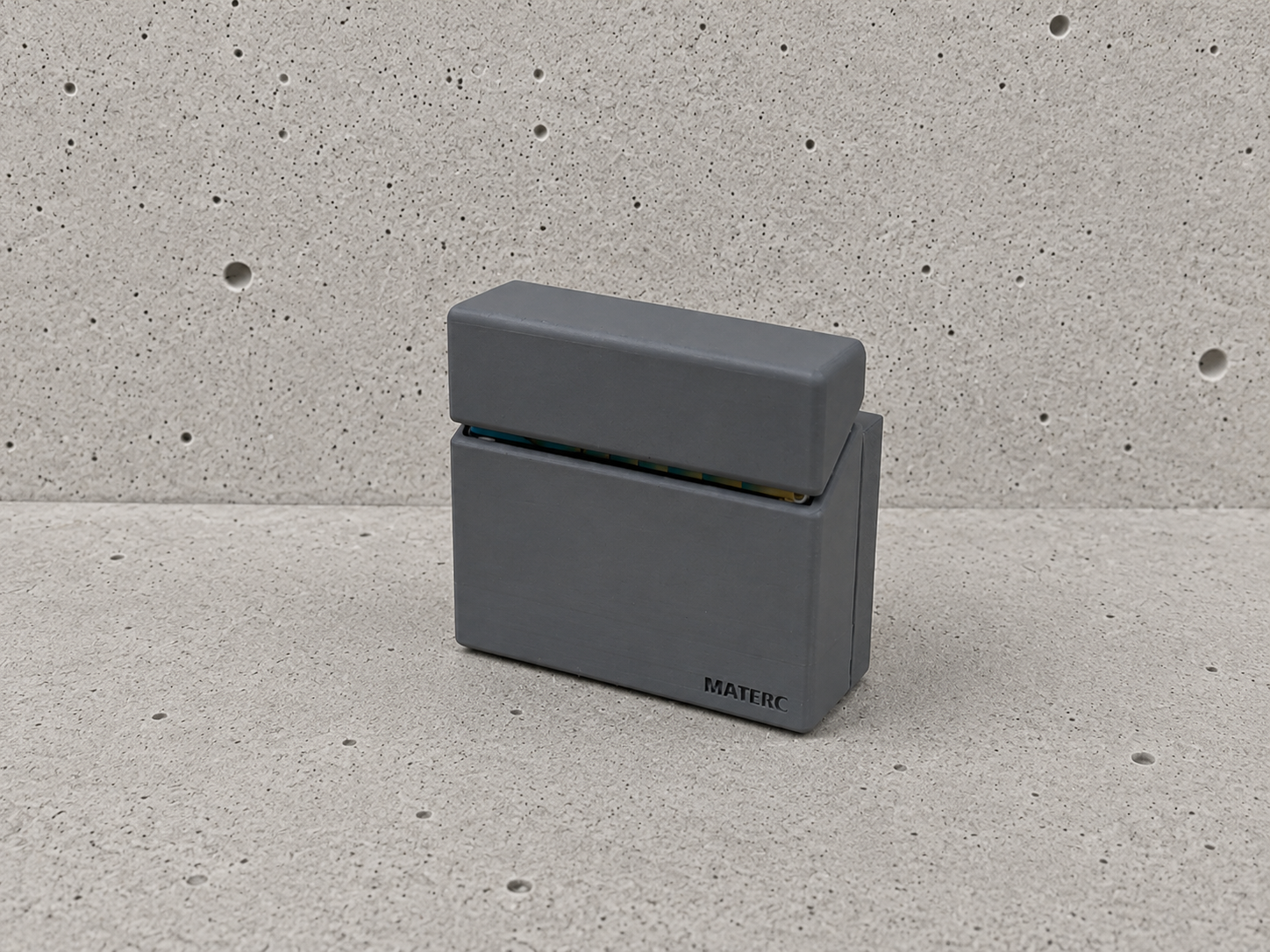 MATERC cover Terea con vano raccolta sigarette usate