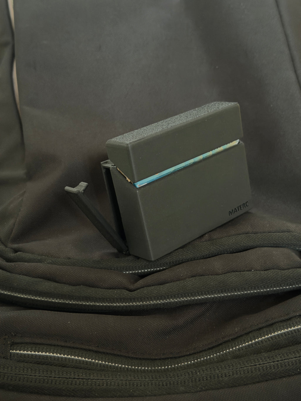MATERC cover Terea con vano raccolta sigarette usate